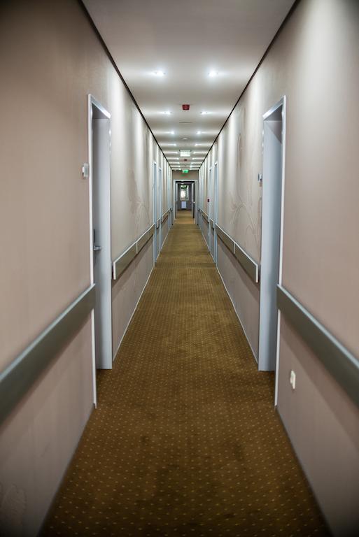 Hotel Fuerdohaz Mestecǎneşti Exterior foto