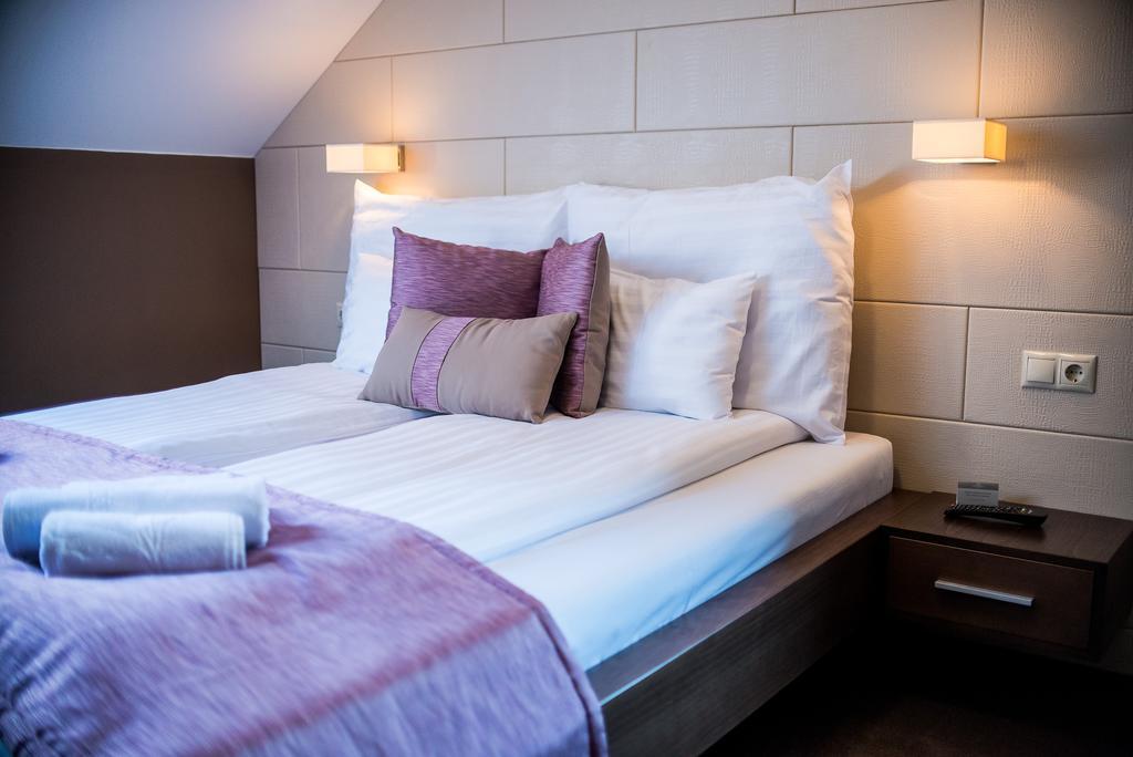 Hotel Fuerdohaz Mestecǎneşti Cameră foto